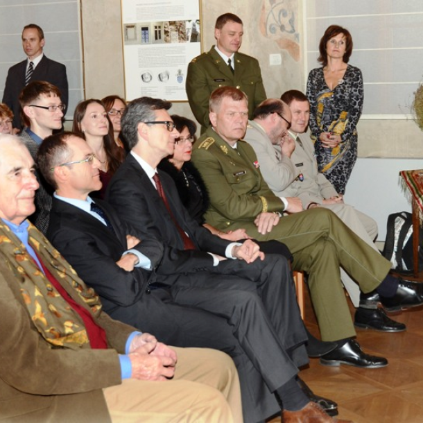 Vernisáž proběhla v Historickém sále zámku. V prvních řadách zasedli vzácní hosté…; Foto: SMR – A. Hůlka Vernisáž proběhla v Historickém sále zámku. V prvních řadách zasedli vzácní hosté…; Foto: SMR – A. Hůlka
