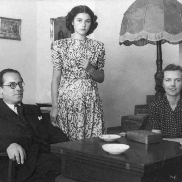 Příběhy Tichého údolí. Osudy zpečetěné hákovým křížem, srpem a kladivem Příběhy Tichého údolí. Osudy zpečetěné hákovým křížem, srpem a kladivem