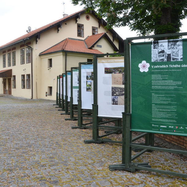 V zahradách Tichého údolí V zahradách Tichého údolí