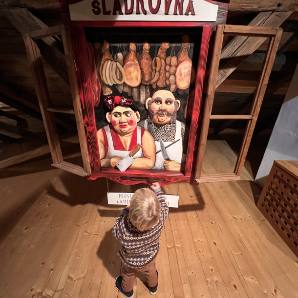 Kočovná herna Sládkovna Středočeské muzeum v Roztokách u Prahy_ Kočovná herna Sládkovna